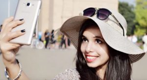 Dhinchak-Pooja-Images