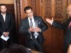 Salman-Khan-Receives-Global-Diversity-Award