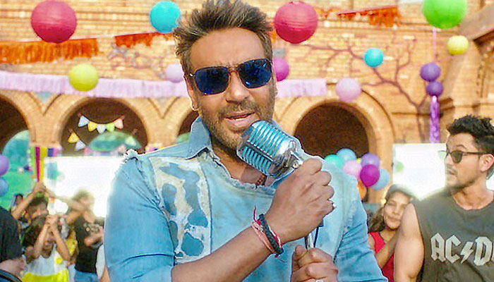 Golmaal-Again-Worldwide-Collection-Day-1