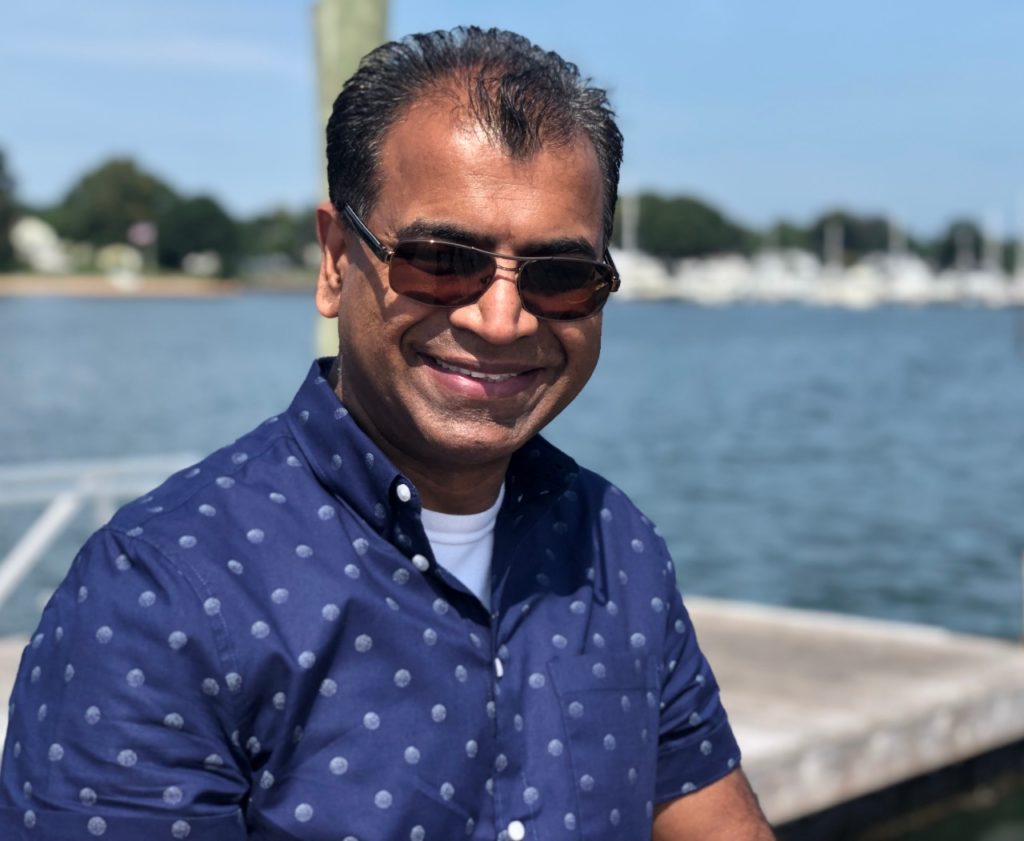 Approach Entertainment Exclusively Signs Indian origin International Singer/Musician Rajan Shah