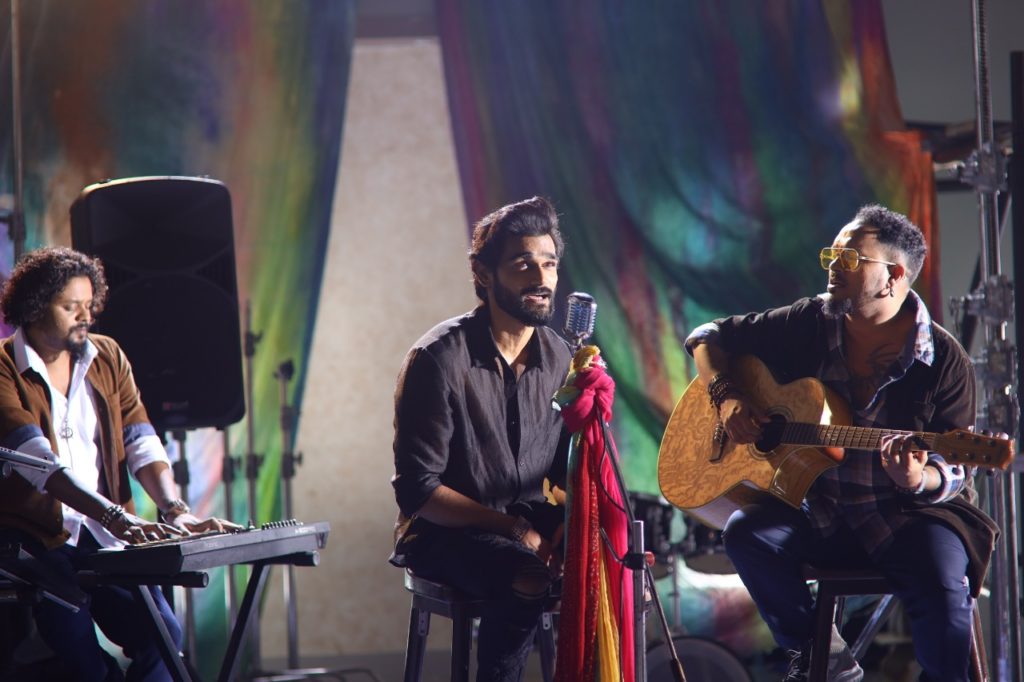 Gourav-Roshin’s latest song ‘Ranjhey Wala I Love You’ adds a contemporary twist to old school love