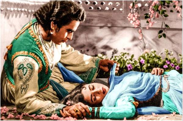 Mughal-e-Azam-Review-Box-Office-Result-Hit-Flop-Theaters