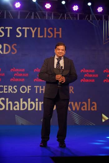 Shabbir-Boxwala-receives-Lokmat-Most-Stylish-Producer-Of-The-Year