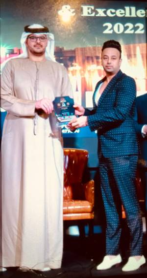 Satish-Sanpal-felicitated-with-Rise-of-Industry-Emirates-Business-Awards