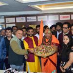<em>Dr.Gaurav Hans, founder of Bharat Bhagya Vidhata Mahatma Gandhi Award, 2024 was attended by Anil Sharma and Shri Suryacharya Krishnadeonand Giriji</em>