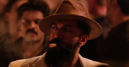 Toxic-Movie-Advance-Booking-Report-Day-1-In-Hindi-Version